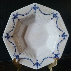 Vintage Castleton Independence Ironstone Octagonal Bowl Blue and White Garland